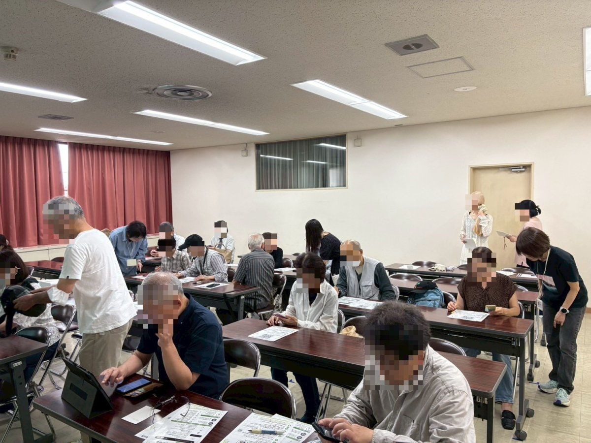 参加者一人ひとりにスタッフが個別サポート